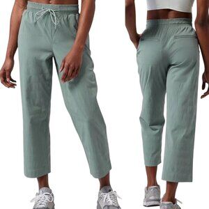 Athleta Minimalistic Green Trekkie Straight Crop Pants Size 8 - 47986